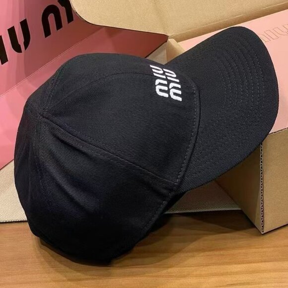 Super stylish miu miu baseball cap - Picture 1 of 6